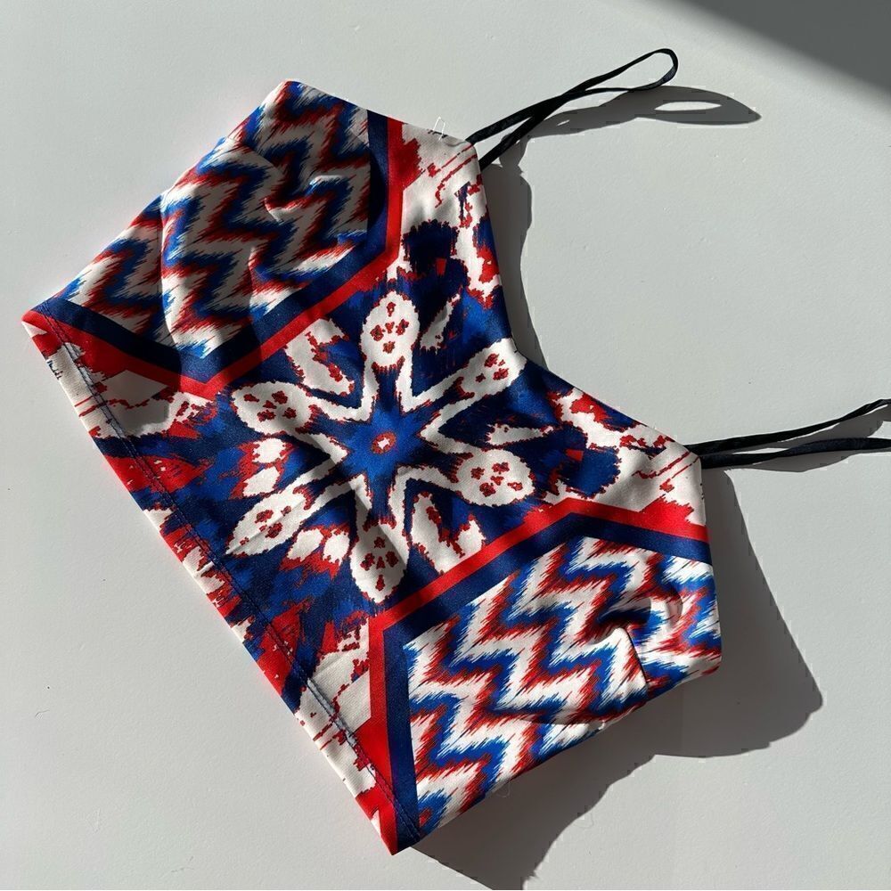 Hello Molly Vibrant Crop Top Medium